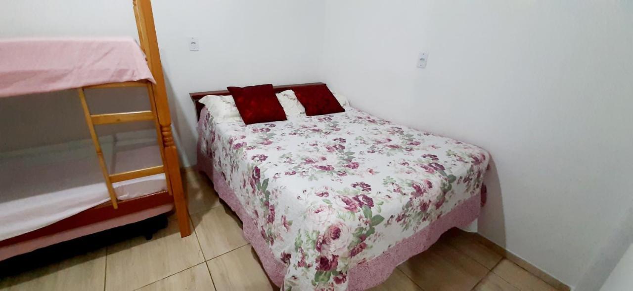 Kitnet S2 Em Torres-Rs - Na Mais Bela Praia Gaucha - Cozinha - Banheiro - Ar Condicionado - Tv Smart 32' - Wi-Fi - Estacionamento - Anfitria Superhost No Bnb מראה חיצוני תמונה