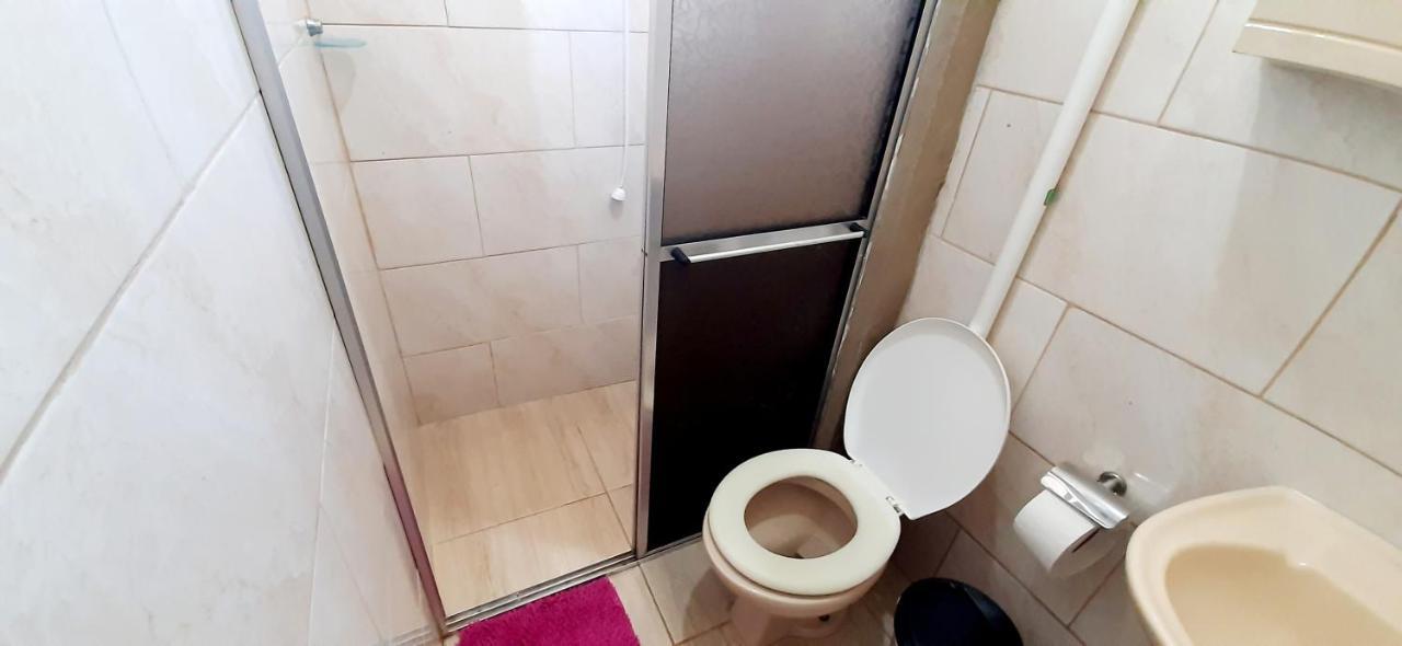 Kitnet S2 Em Torres-Rs - Na Mais Bela Praia Gaucha - Cozinha - Banheiro - Ar Condicionado - Tv Smart 32' - Wi-Fi - Estacionamento - Anfitria Superhost No Bnb מראה חיצוני תמונה